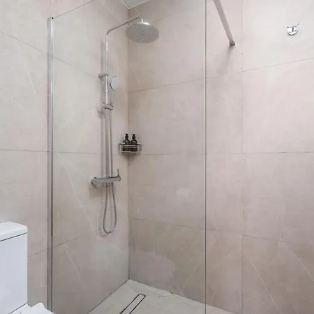 Lägenhet Modern Seaview In The Heart Of Ayia Napa