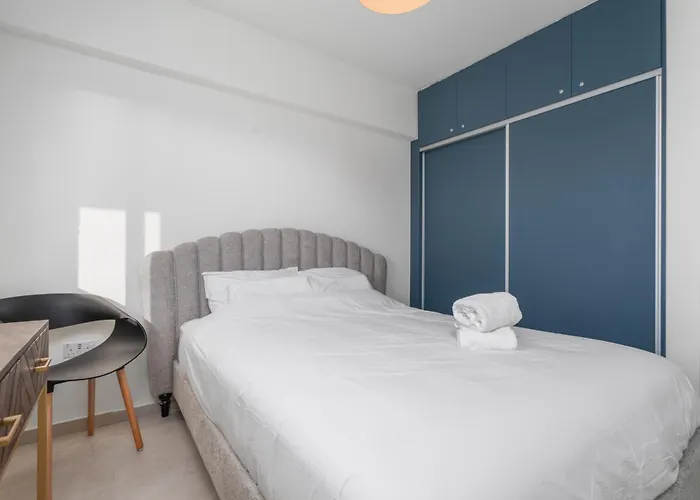 Апартаменты Modern Seaview In The Heart Of